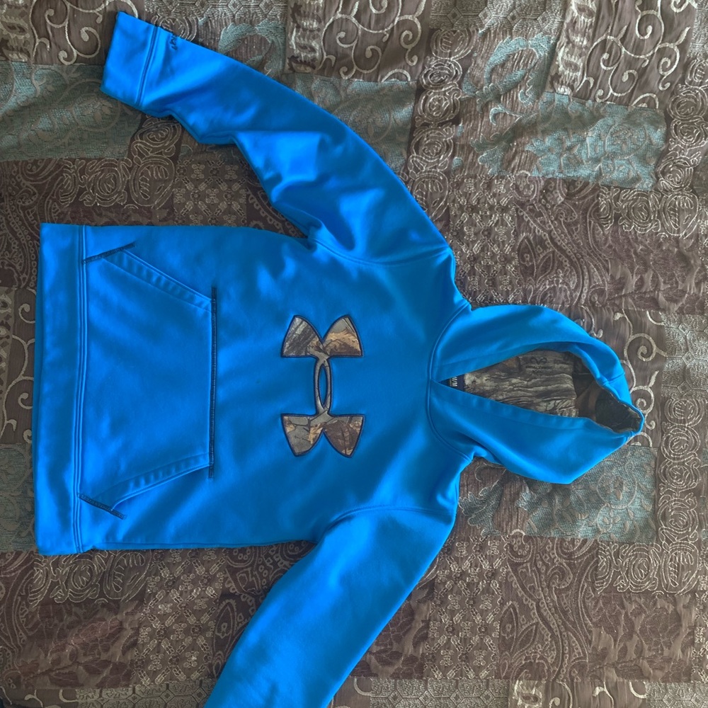Medium boys under armour sweatshirt